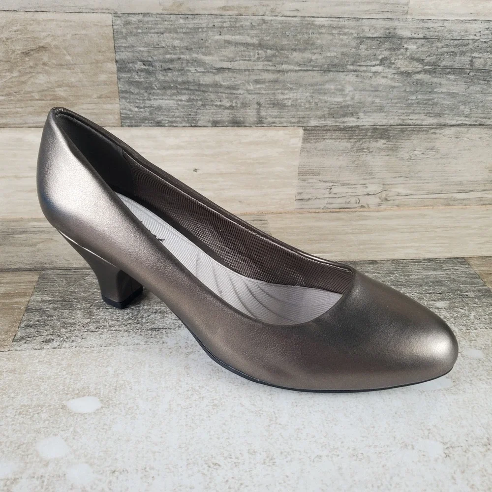Easy Street Fabulous Womens Pumps Sz 8 W Pewter Comfort Round Toe Block Heel